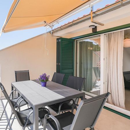 Apartments Mila Sveti Filip i Jakov Bagian luar foto