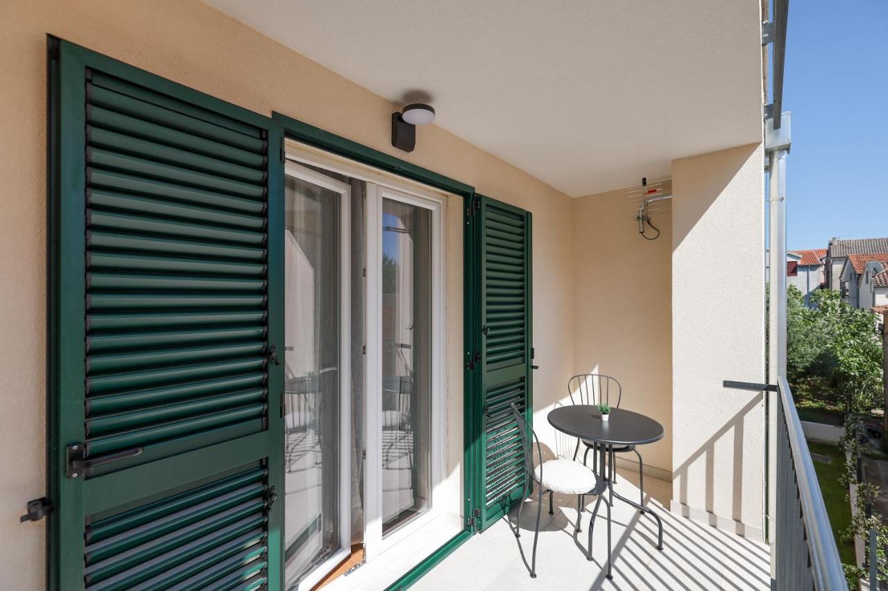 Apartments Mila Sveti Filip i Jakov Bagian luar foto