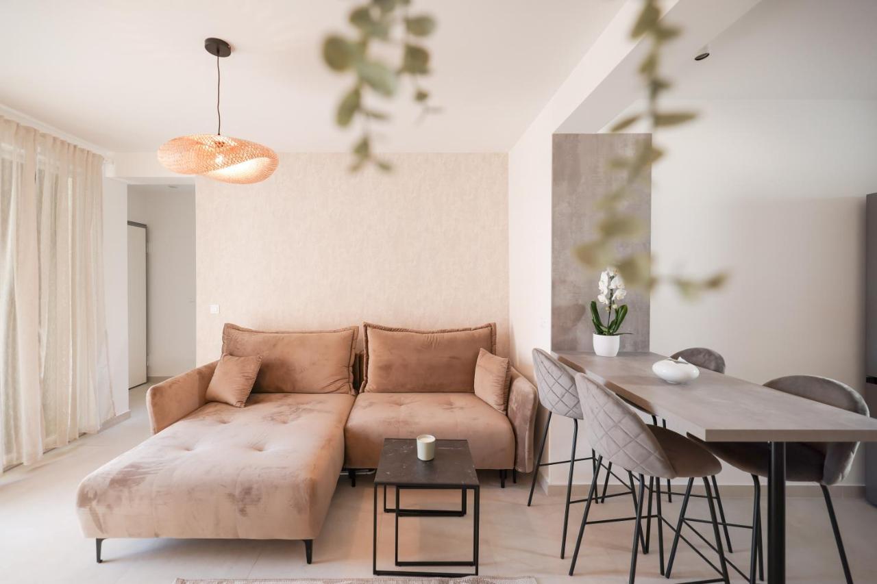Apartments Mila Sveti Filip i Jakov Bagian luar foto