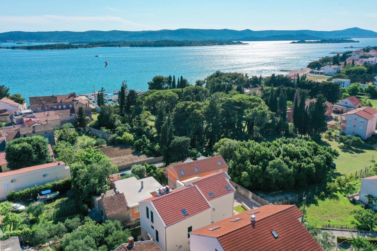 Apartments Mila Sveti Filip i Jakov Bagian luar foto
