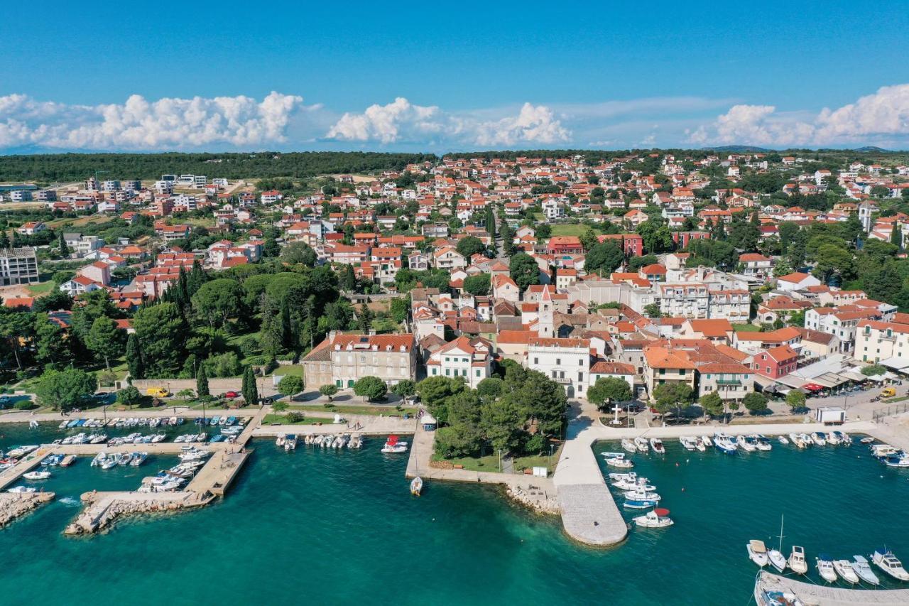 Apartments Mila Sveti Filip i Jakov Bagian luar foto