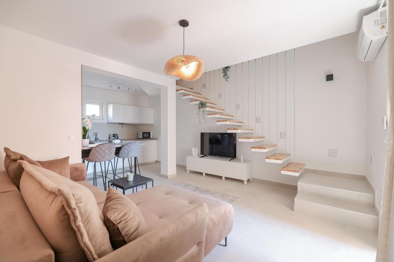 Apartments Mila Sveti Filip i Jakov Bagian luar foto