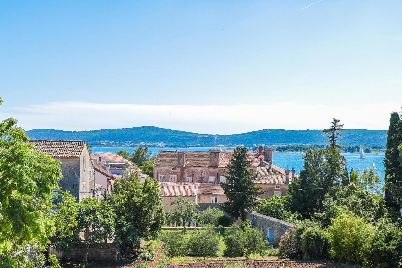 Apartments Mila Sveti Filip i Jakov Bagian luar foto