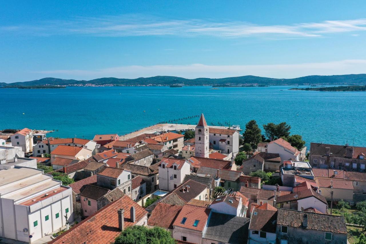Apartments Mila Sveti Filip i Jakov Bagian luar foto