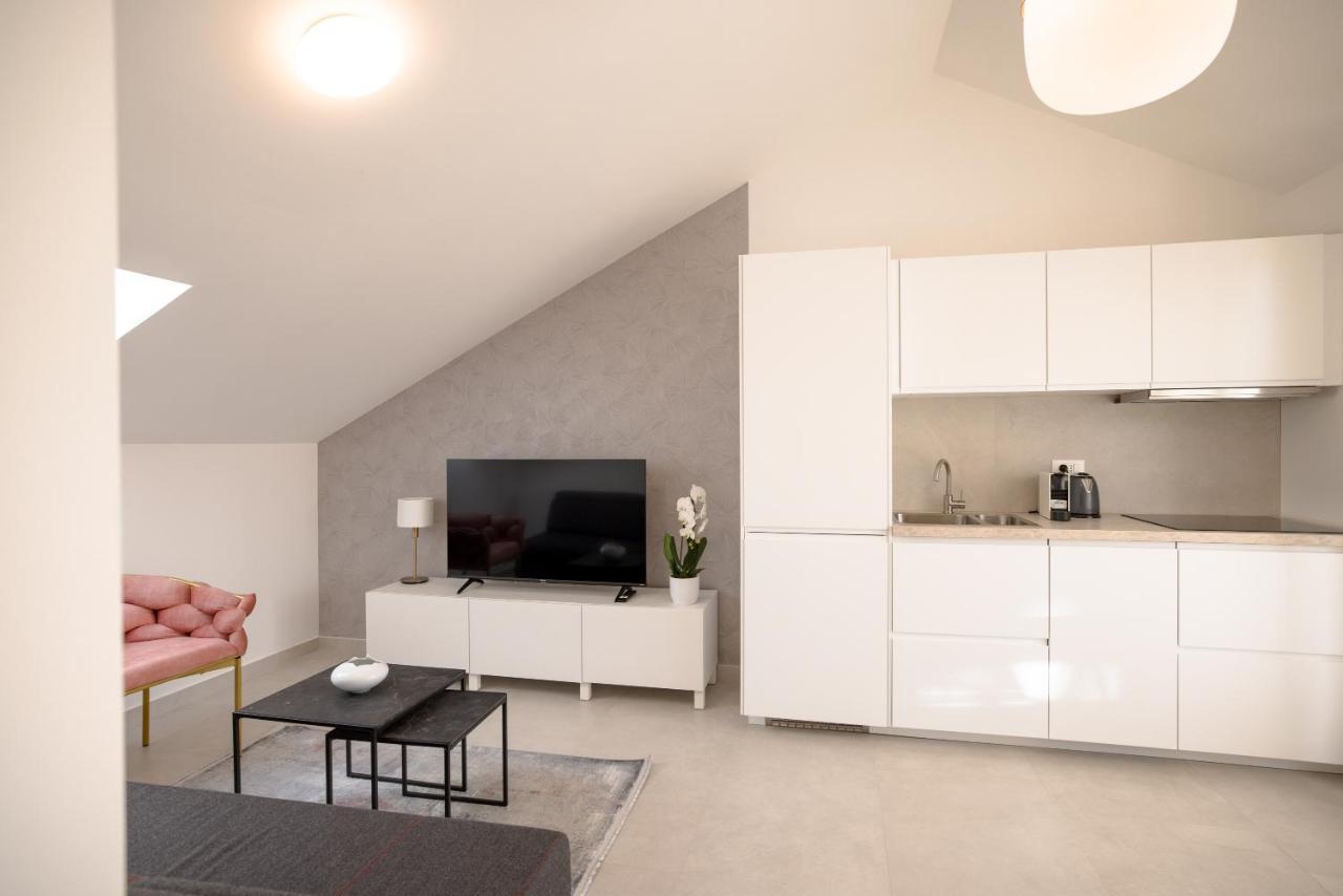 Apartments Mila Sveti Filip i Jakov Bagian luar foto