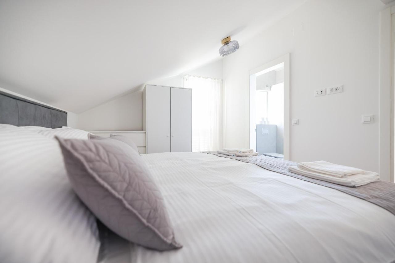Apartments Mila Sveti Filip i Jakov Bagian luar foto