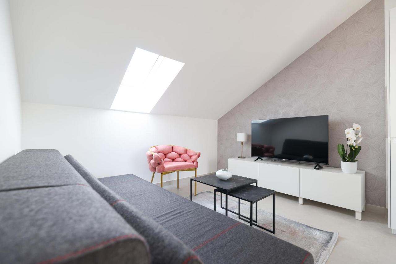 Apartments Mila Sveti Filip i Jakov Bagian luar foto