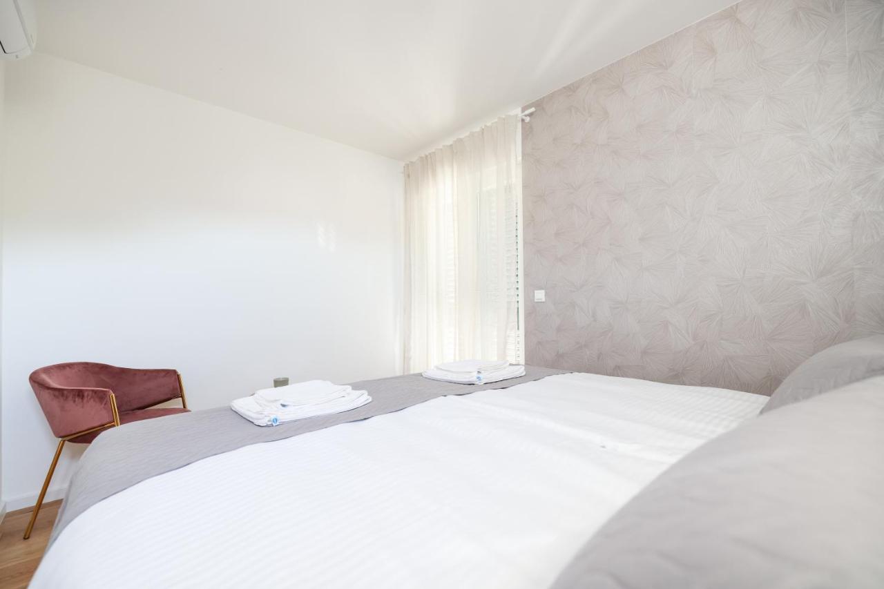 Apartments Mila Sveti Filip i Jakov Bagian luar foto