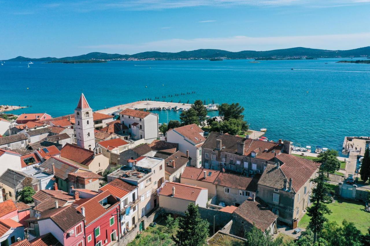 Apartments Mila Sveti Filip i Jakov Bagian luar foto