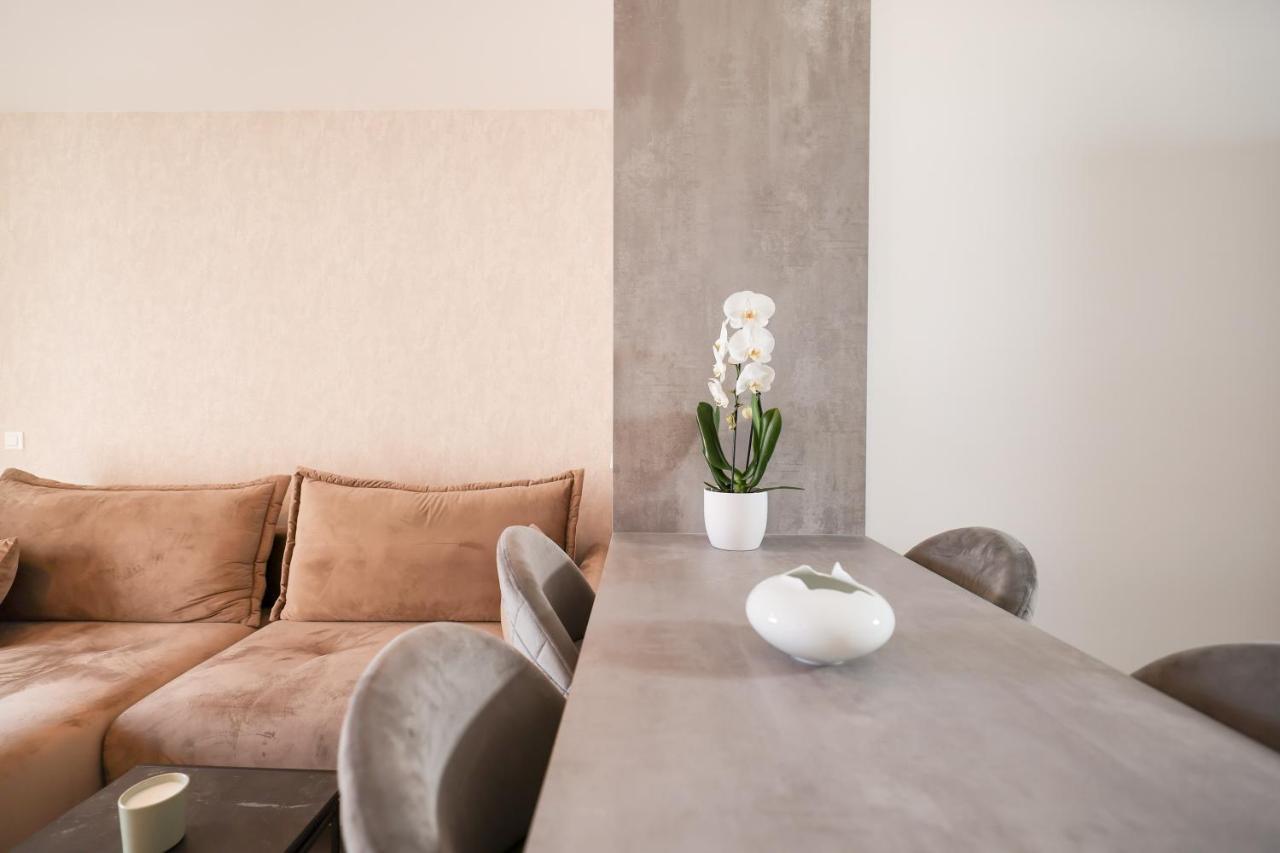Apartments Mila Sveti Filip i Jakov Bagian luar foto