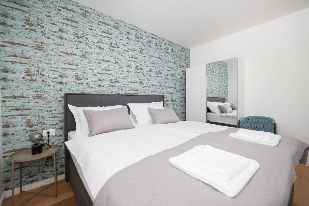 Apartments Mila Sveti Filip i Jakov Bagian luar foto