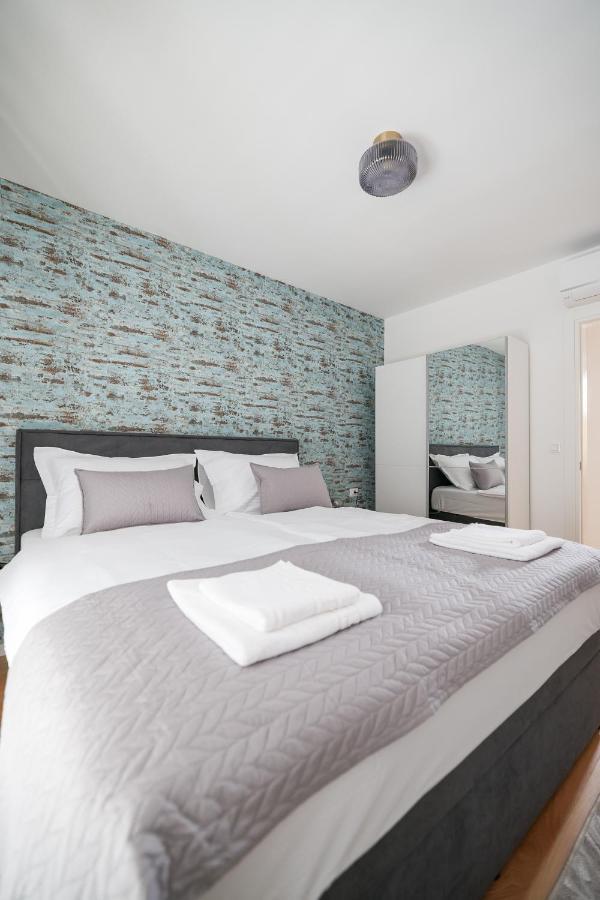 Apartments Mila Sveti Filip i Jakov Bagian luar foto