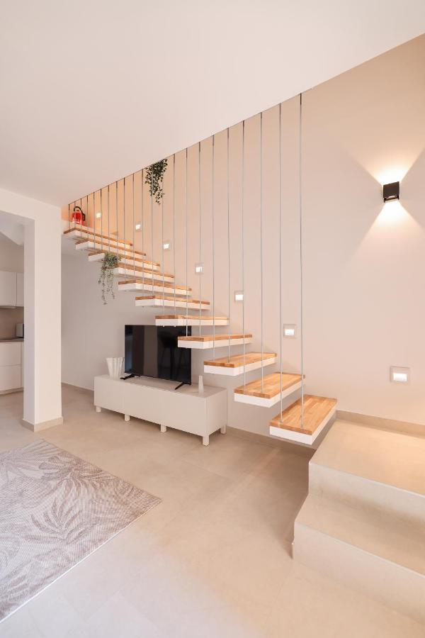 Apartments Mila Sveti Filip i Jakov Bagian luar foto