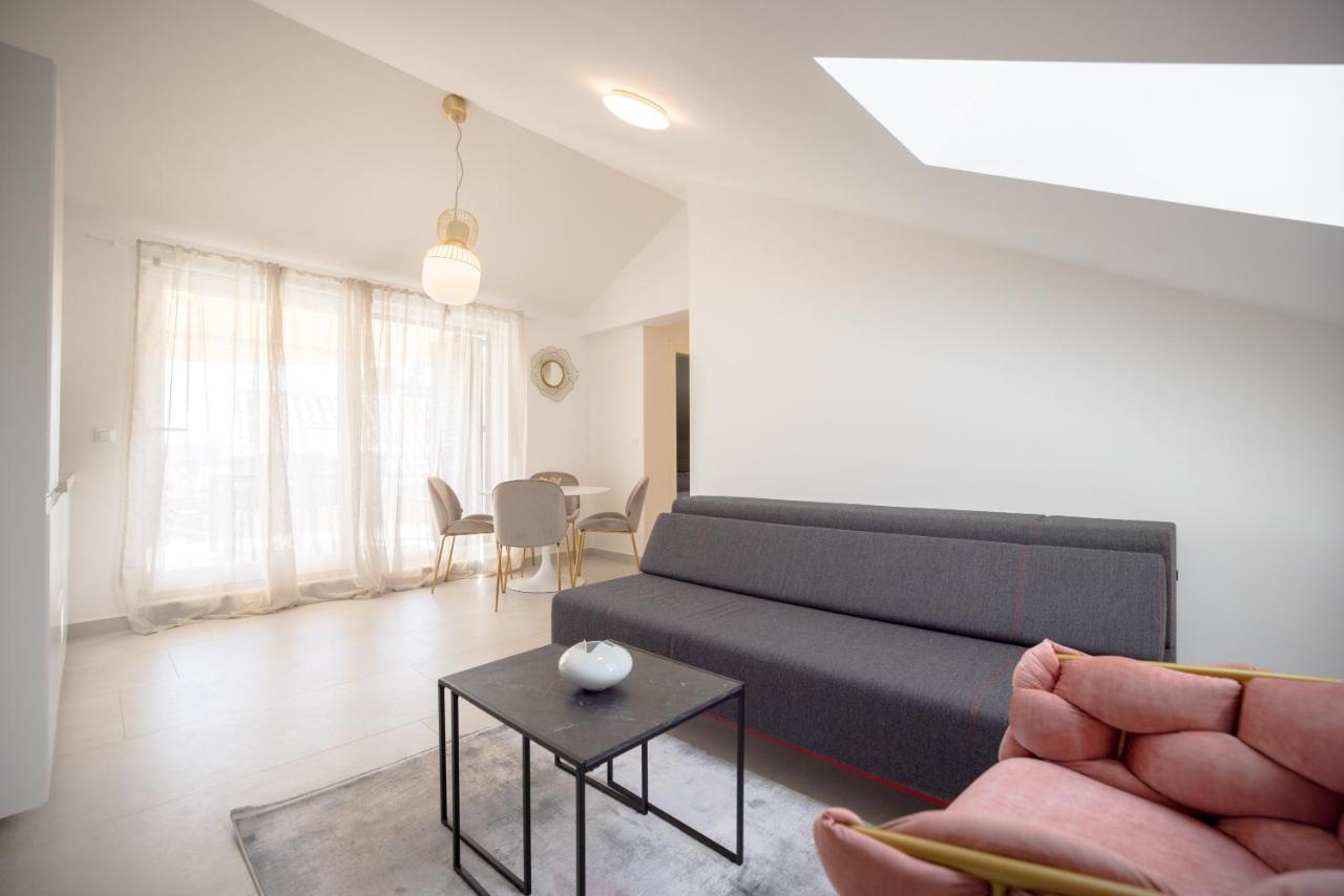 Apartments Mila Sveti Filip i Jakov Bagian luar foto