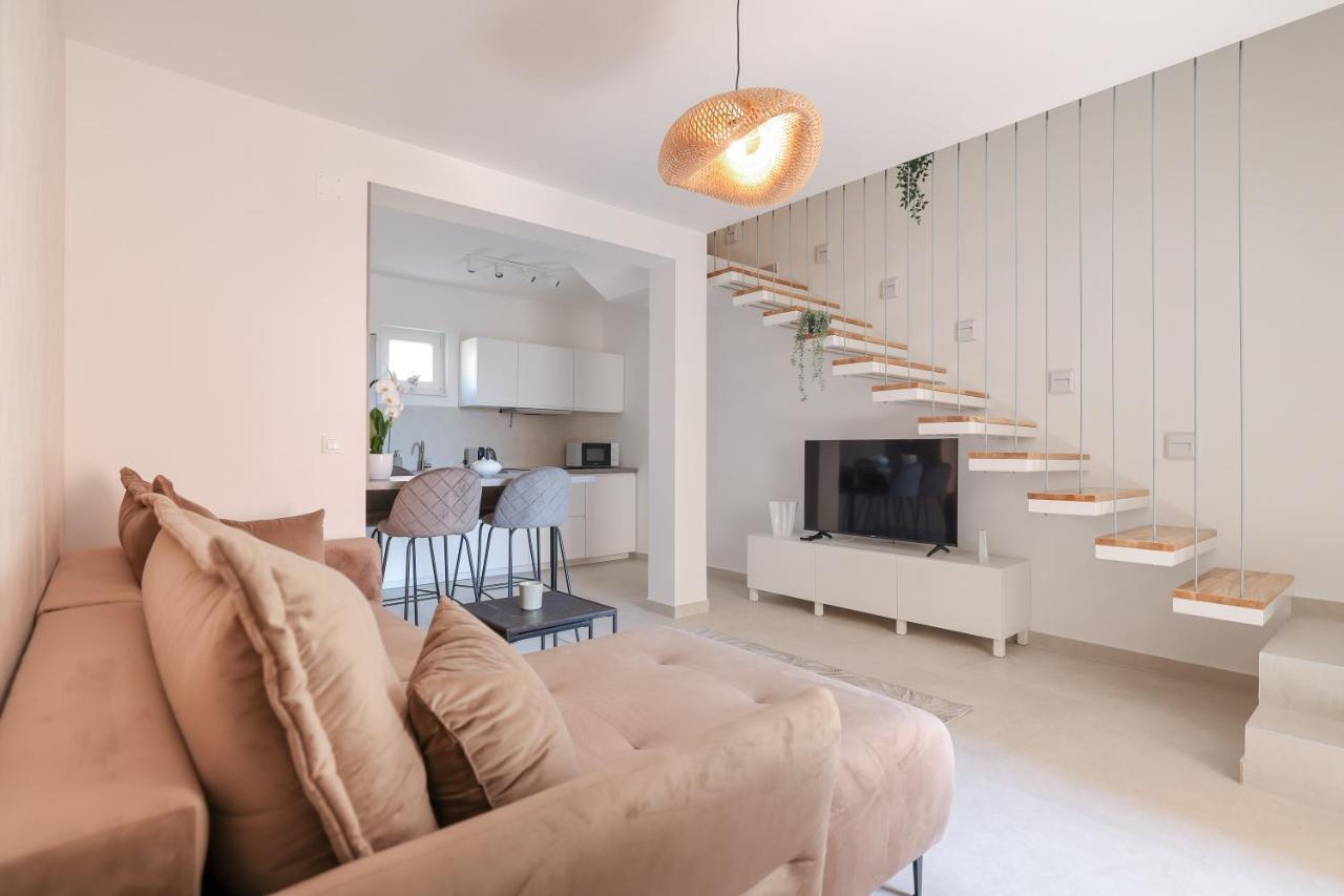 Apartments Mila Sveti Filip i Jakov Bagian luar foto