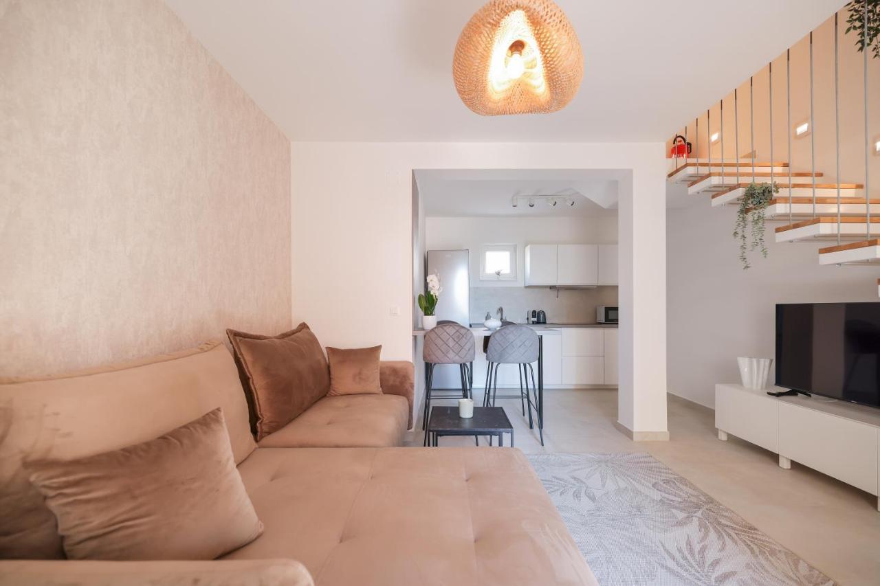 Apartments Mila Sveti Filip i Jakov Bagian luar foto